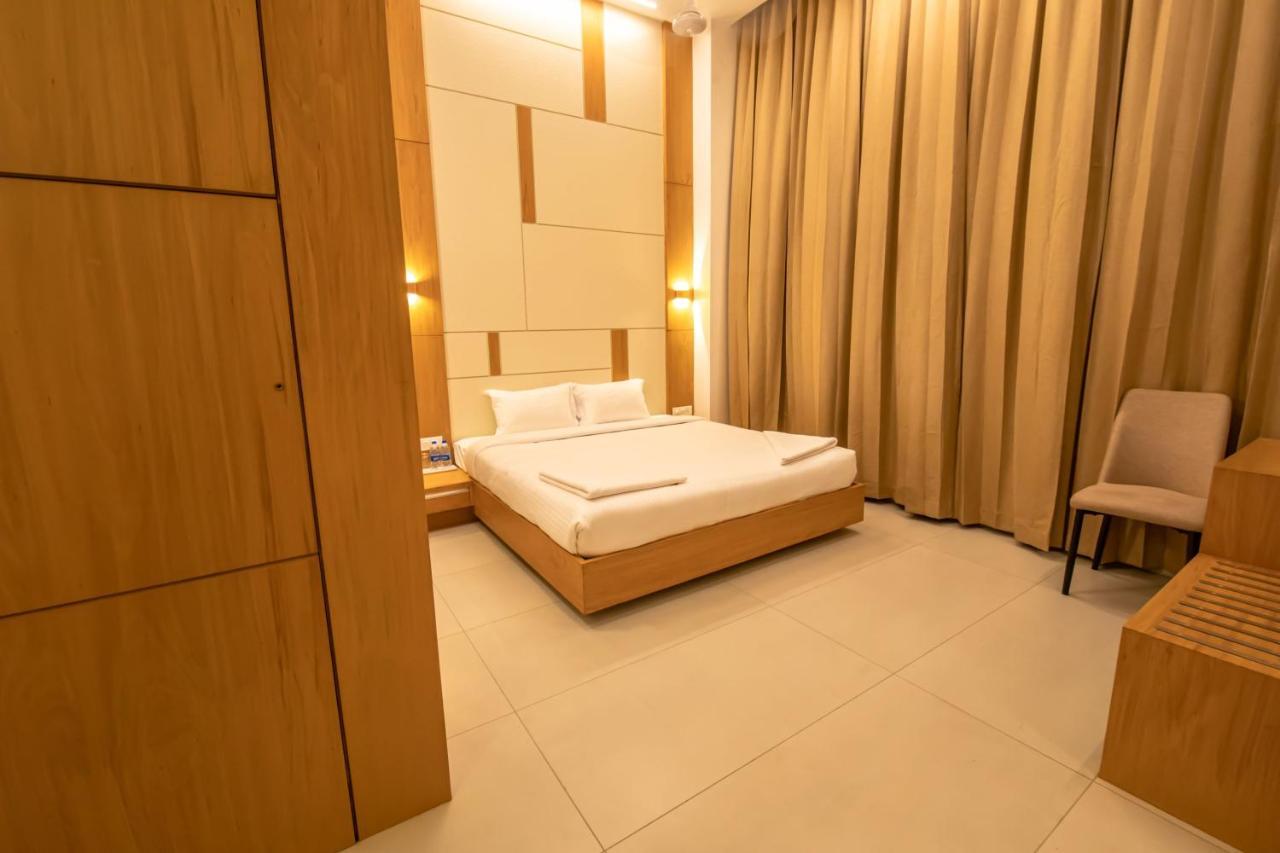 Rathna Residency - Near Us Consulate Hotel Csennai Kültér fotó