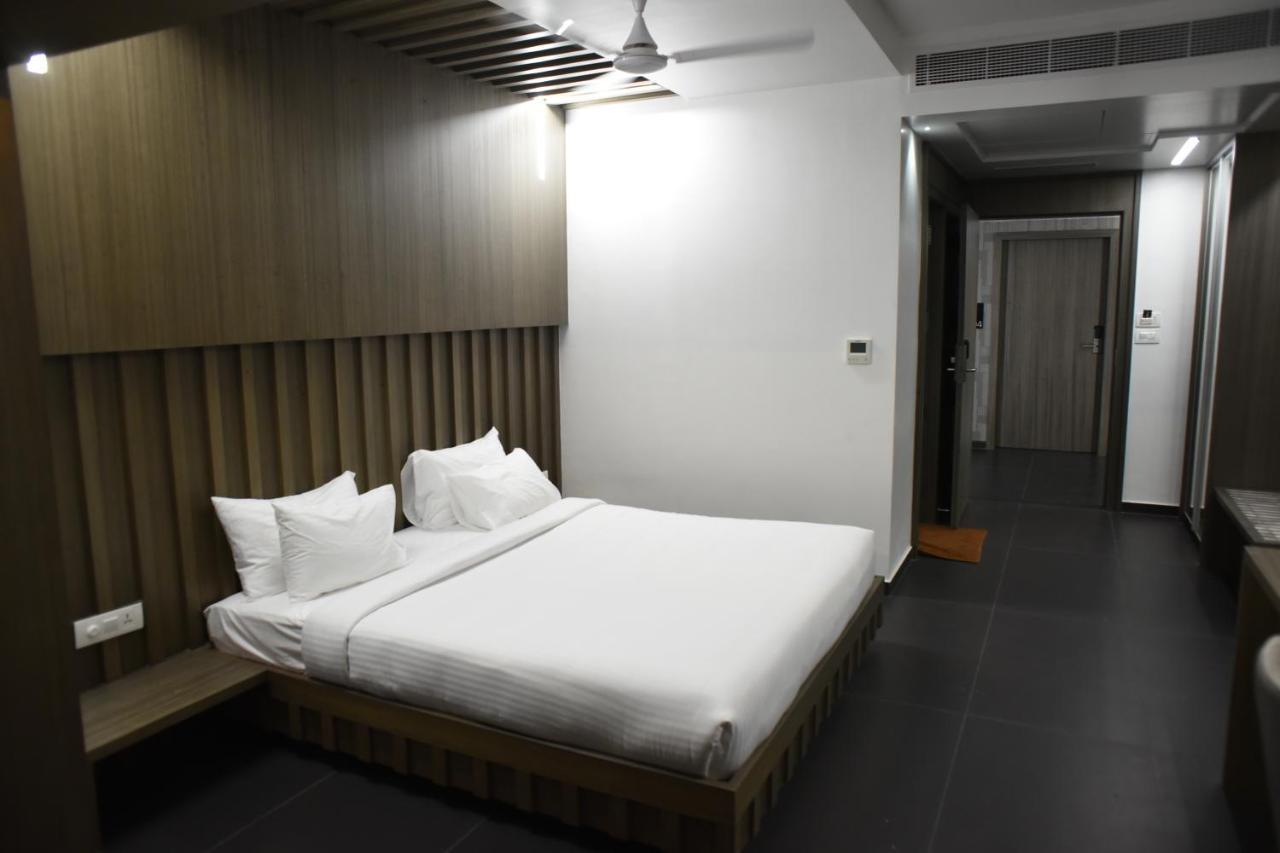 Rathna Residency - Near Us Consulate Hotel Csennai Kültér fotó